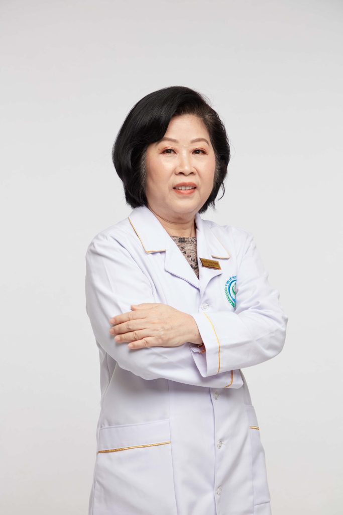 Bác sĩ Nguyễn Thùy Ngoan chữa viêm họng hạt