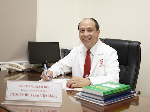 Bác sĩ Trần Việt Hồng chữa viêm họng hạt 